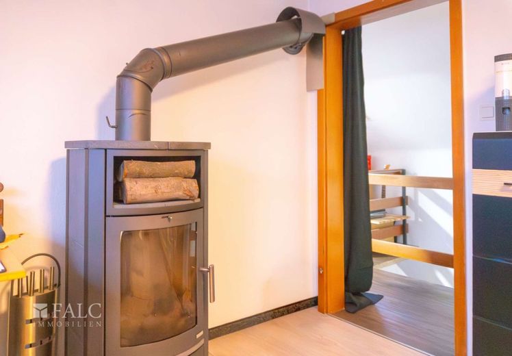Die ideale Alternative zur Eigentumswohnung - Haus mit pflegeleichtem Grundstück! – Kamin
