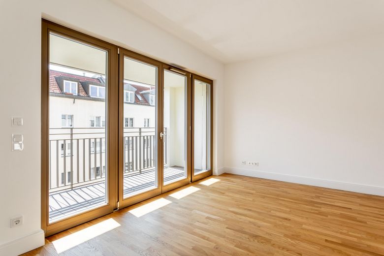 H9-09 → Exklusive 3-Zimmer-Wohnung mit 2 Balkonen und Weitblick über Berlin – Foto 2