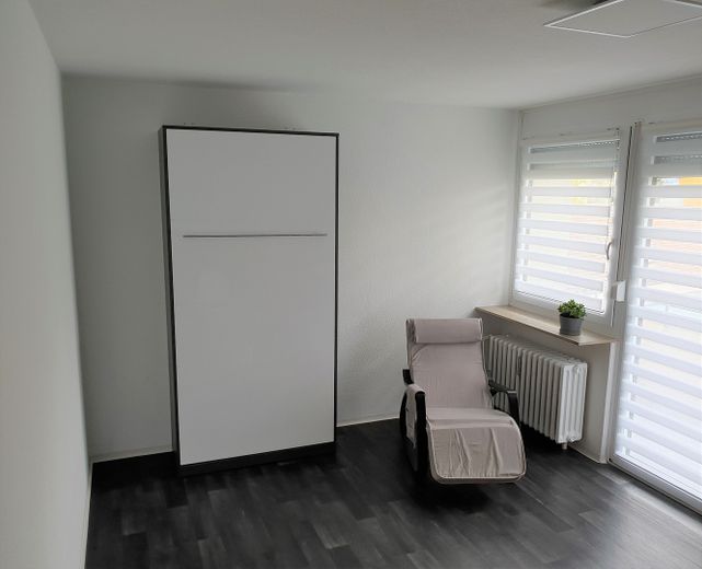 vollständig Möbliertes Appartment/Wohnung in zentraler Lage / überd. Stellplatz möglich – Foto 2