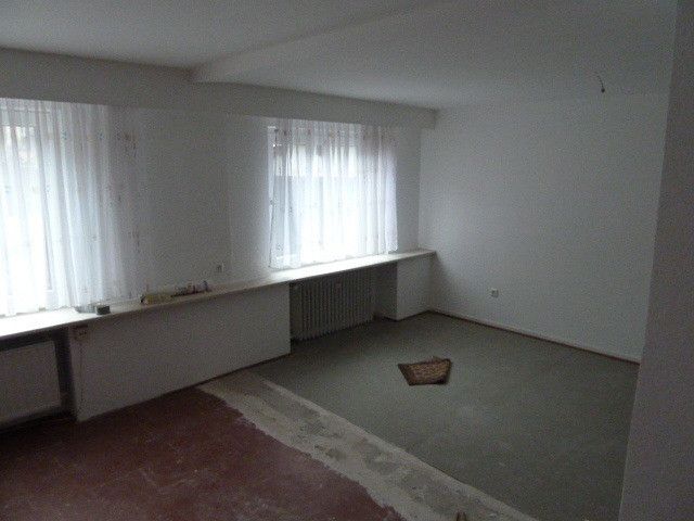 Freistehendes Einfamilienhaus 4 Zimmern 2x Garage + 694qm Bodend – Foto 11