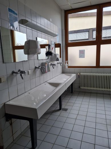Gewerbefläche (Produktion; Büro; Lager) ab 190 qm- 1007 qm – Herren WC Bereich