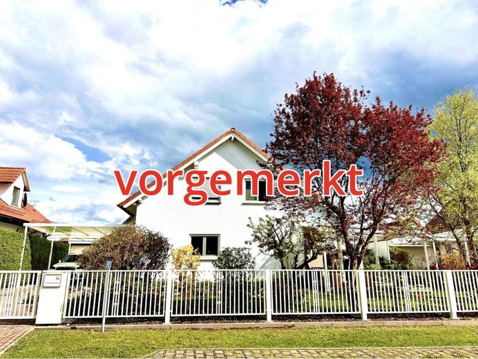 Schönes freistehendes Einfamilienhaus mit Garage und Carport in ruhiger Feldrandlage – फोटो 1