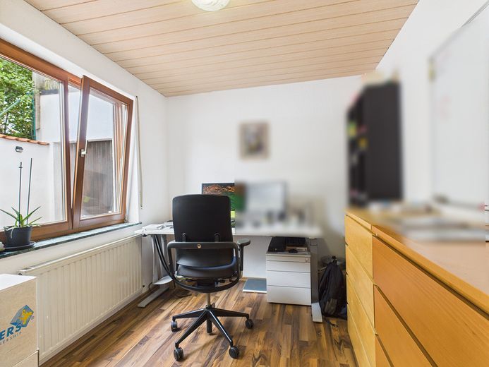 Helle Doppelhaushälfte mit Wintergarten und Einliegerwohnung in familienfreundlicher Lage – Foto 25