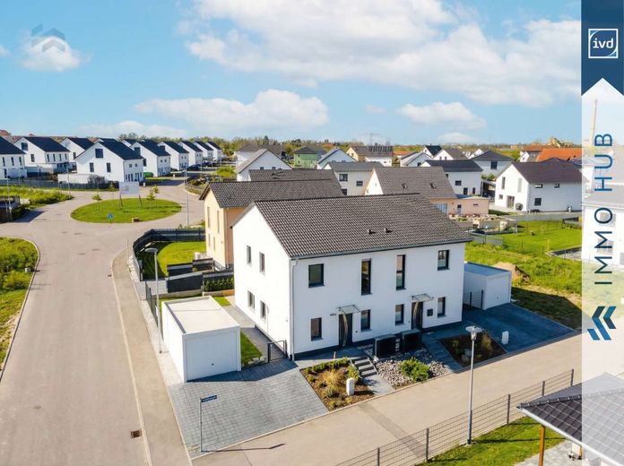 ++ 6 % Bruttomietrendite – 2 vermietete Neubau-Doppelhaushälften mit durchdachtem Raumkonzept ++ – 5503257-n39Hu5h8cmMZz9AMXrKVEGsT-DJI_0068_Bildbearbeitung.jpg