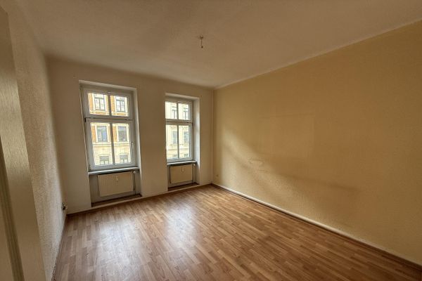 Leere, renovierungsbedürftige Wohnung in Gohlis-Süd