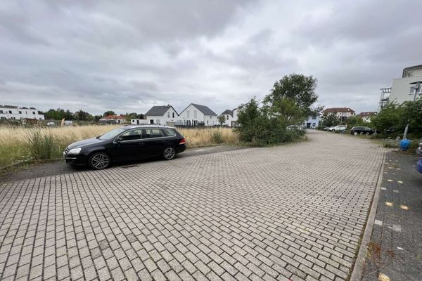 Земельный участок без застройщика, около 827 м² для строительства собственного дома