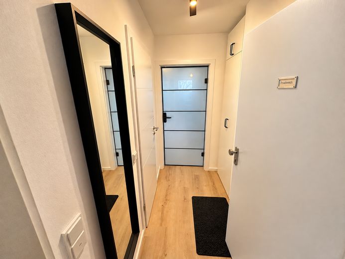 Rénové & charges tout compris : appartement meublé avec une excellente desserte par les transports en commun – Photo 2
