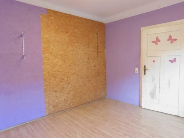 Mehring a.d. Mosel - Handwerker aufgepasst - zentral gelegenes Doppelhaus/Reiheneckhaus mit Ausbaupotential – SB12 Wohnzimmer