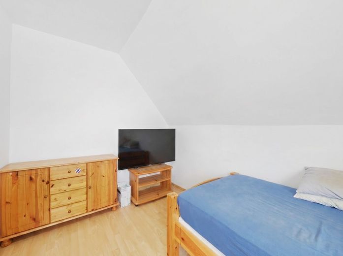 Renditestarkes Mehrzimmerhaus mit Entwicklungs-
potenzial - ideal für Kapitalanleger und Investoren – Schlafzimmer