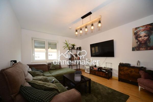 2 Zimmer Wohnung m. Echtholz Parkett EBK, ideal für Single oder Paar. 4. OG rechts