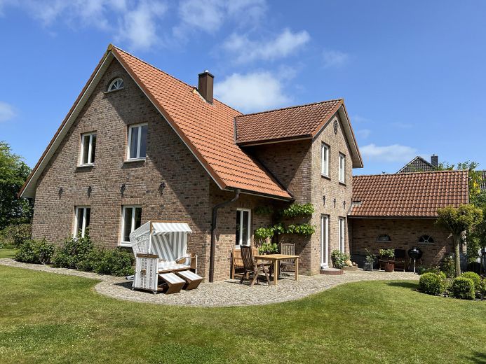 Landhaus "Rose Garden" direkt vor Sylt zu verkaufen! – Landhaus "Rose Garden"