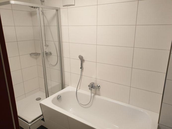 2-room apartment with fitted kitchen in Ingolstadt/Friedrichshofen – Bad