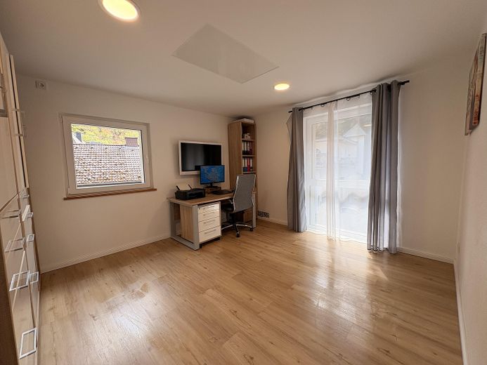 Provisionsfrei, kernsaniertes Zweifamilienhaus – Foto 13