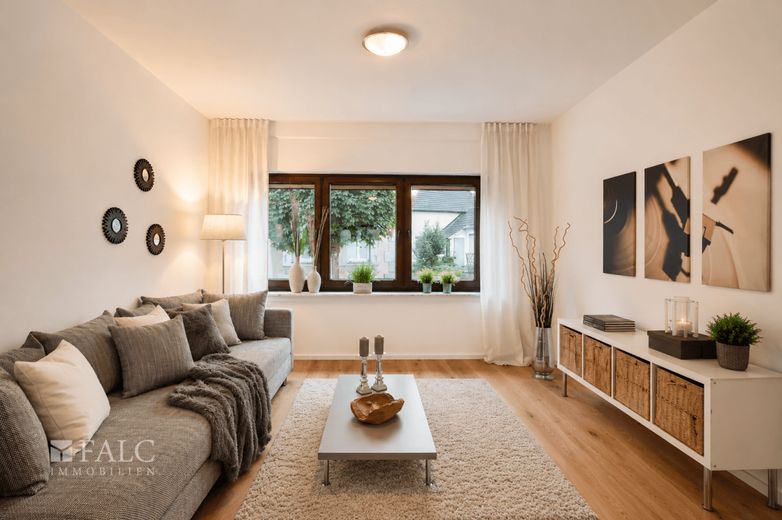 Charmantes Einfamilienhaus - komfortabel wohnen mit moderner Ausstattung – Wohnzimmer
