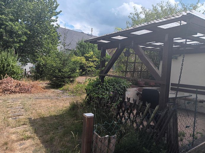 Verkaufe 2 Familien Haus mit Großem Grundstück  im sanierungsbedürftigen Zustand. – Foto 10