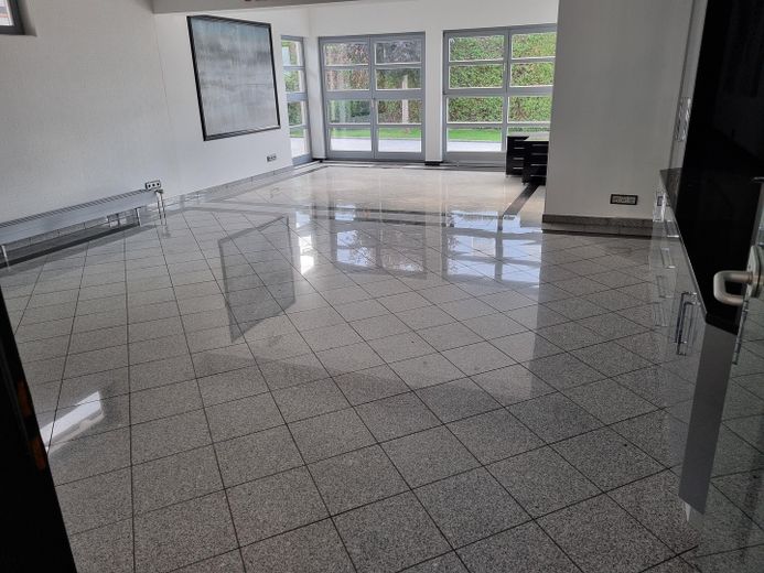 Representative office & practice building in Altdorf – perfect connections & accessible ground floor – Besprechungs- oder Gruppenraum