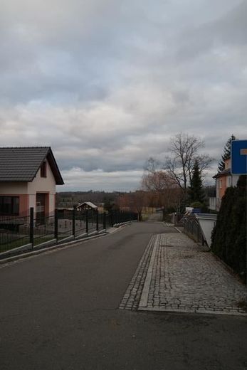 Große 3-Zi. mit Laminat, Wannenbad und Garten in guter Lage! Stellplatz mgl. – SAM_7777