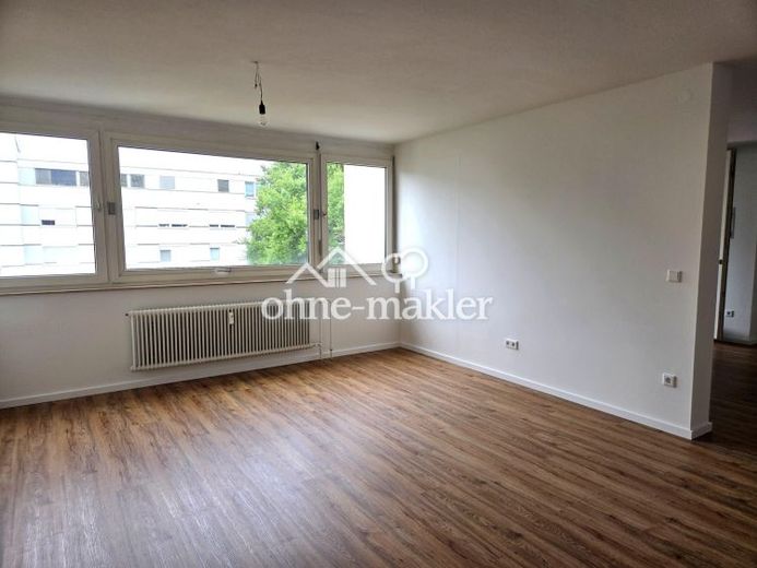 Ampio appartamento di 2 locali con 85,5 m², balcone esposto a sud-ovest e posto auto in garage sotterraneo – primo utilizzo dopo la ristrutturazione – Foto 1
