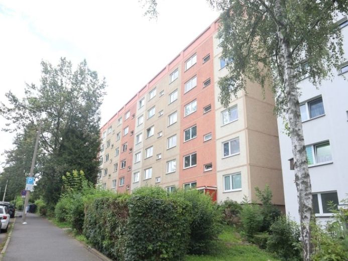 Hübsche 3-Raum-Wohnung mit Einbauküche ! – Foto 1