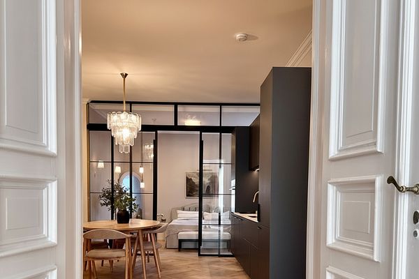 Zeitlose Eleganz trifft auf modernen Komfort - Sanierte 3 Zimmerwohnung am Schloss Charlottenburg