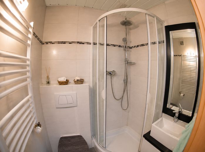 Атмосфера будинку замість квартири 108,5 м² комфорту для життя з каміном 2 балконами та сучасною кухнею в Solingen-Wald – Gäste WC (3. Ebene)