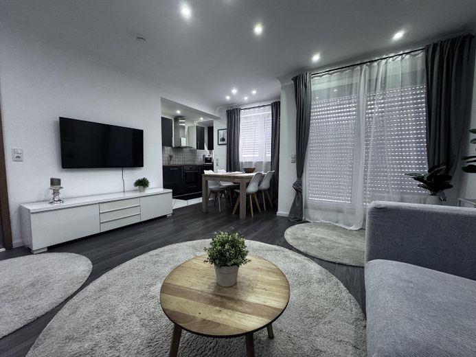 2-Zi Wohnung in Wiesbaden / Dotzheim /Bad/  Terrasse /Einbauküche/ Garage – Foto 3
