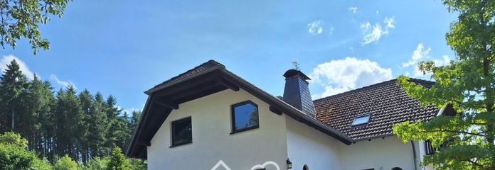 Großzügiges Wohnen im gepflegten Landhaus (nähe Golfplatz/Waldrand) PROVISIONSFREI