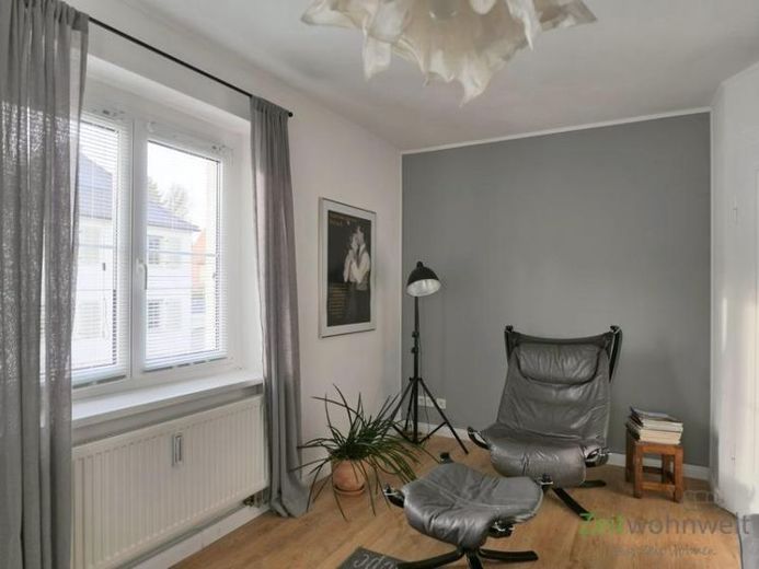 (EF1335_M) Dresden: Lockwitz, ruhige möblierte 2-Zimmer-Wohnung mit Balkon und PKW-Stellplatz – Foto 1