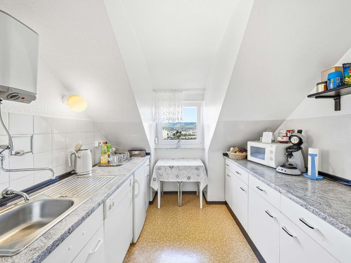 4 Zi. Wohnung, 2 Garagen + 2 Stellplätze – Küche 