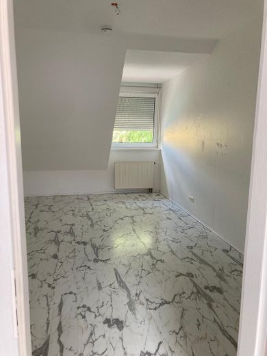 Helle DG Wohnung , 4 Zimmer, in Mannheim Käfertal – Durchganszimmer