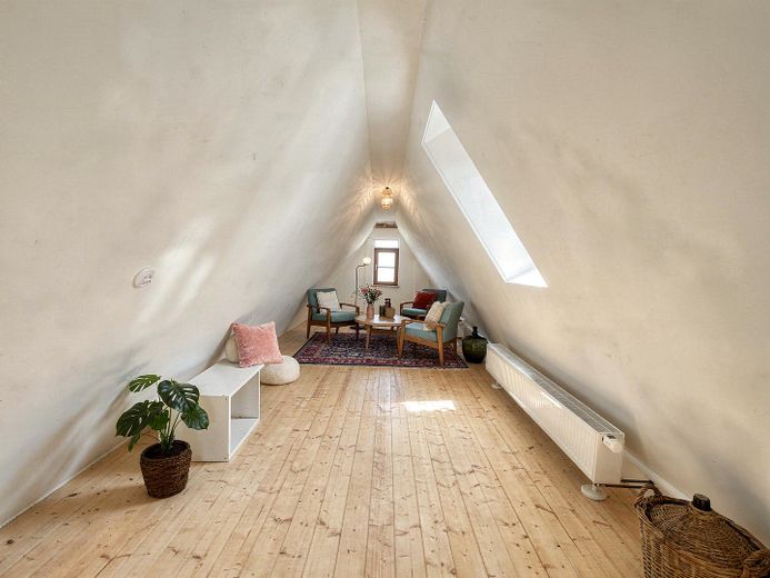 Gehört Zimmer/BelongsTo Room 5