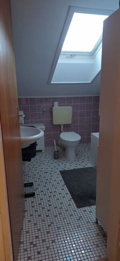 Helle 3-Zimmer Dachgeschosswohnung mit Südbalkon und Weitblick in Reutlingen – 788ab2d7-b48e-4226-ad2a-b0725a4a1b30