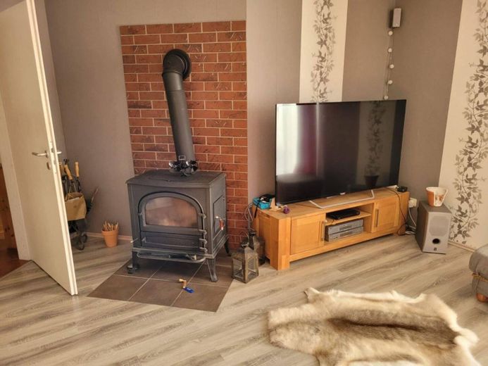 Wohnzimmer mit Kamin