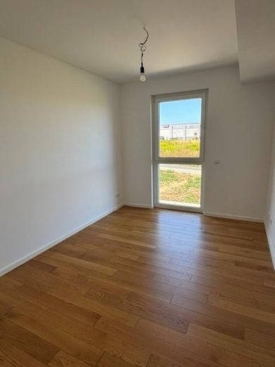 ¡Apartamento de 4 habitaciones con cocina americana y gran balcón! ¡Moderno, cómodo y excelentemente comunicado! – Kinderzimmer 2