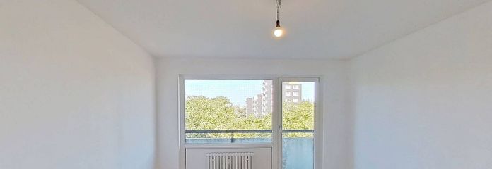 BALKONLU ve GÖMME MUTFAKLI geniş 3 odalı daire – Ansicht I: Wohn- und Esszimmer