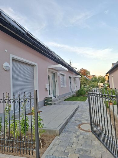 Neubau Haus (Doppelhaushälfte) in Karlsruhe Neureut zu vermieten – Gartentor