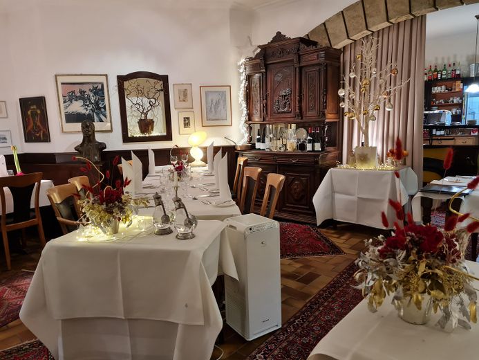 Traditionsrestaurant in Bestlage am Saarbrücker Schloss einmalige Chance für Gastronomen&Investoren – Foto 1