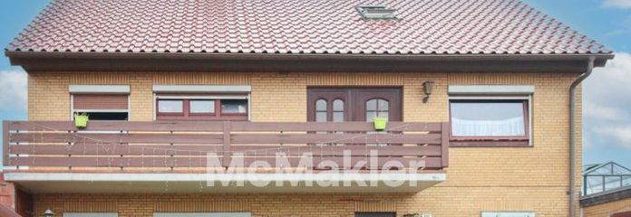 Casa unifamiliare parzialmente ristrutturata con appartamento indipendente a Nehmten-Bredenbek anche per più generazioni