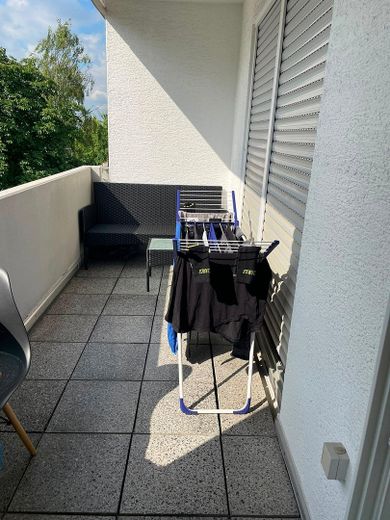 großer Balkon Wohn+Schlaf.