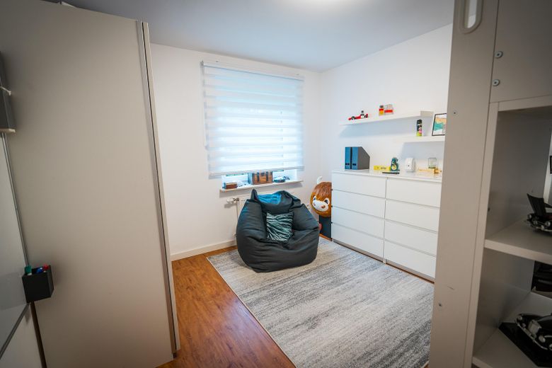 Appartement de 5 pièces de 172 m² sur un seul niveau – spacieux et adapté aux personnes âgées – 2.Kinder-,Gästezimmer o. Büro