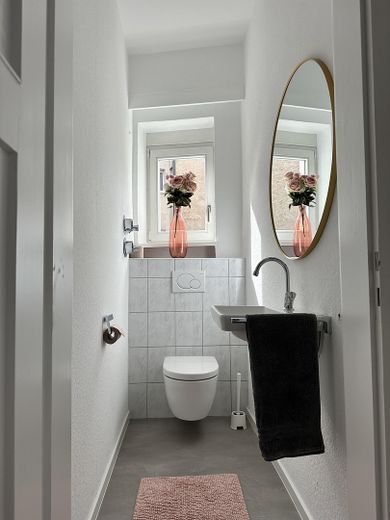 Altstadtquartier T13 - Hochwertig möblierte Altbau Wohnungen – Gäste WC