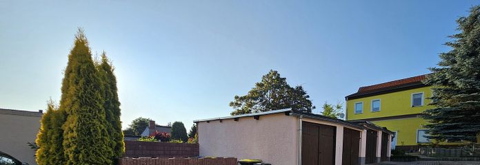 Garagen und Mülltonnenplatz 