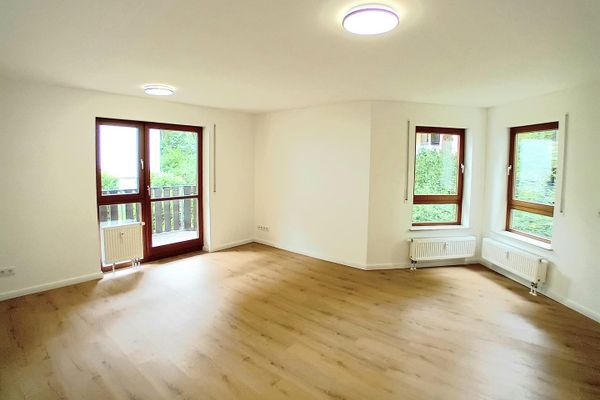 Frisch sanierte 2,5-Raum-Wohnung in ruhiger Lage