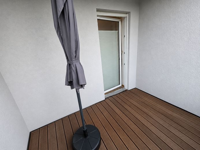 Appartement moderne de 2 pièces au dernier étage avec balcon orienté sud, situé au centre de Versmold – Balkon