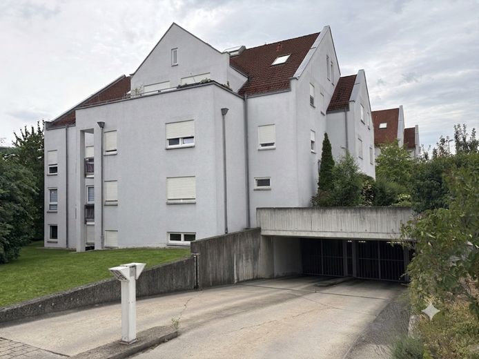 Appartamento soleggiato di 2 locali sullo Ulmer Eselsberg (Blaustein Pfaffenhau) vicino a università/Science-Park senza provvigione – Haus 25  und Zufahrt TG