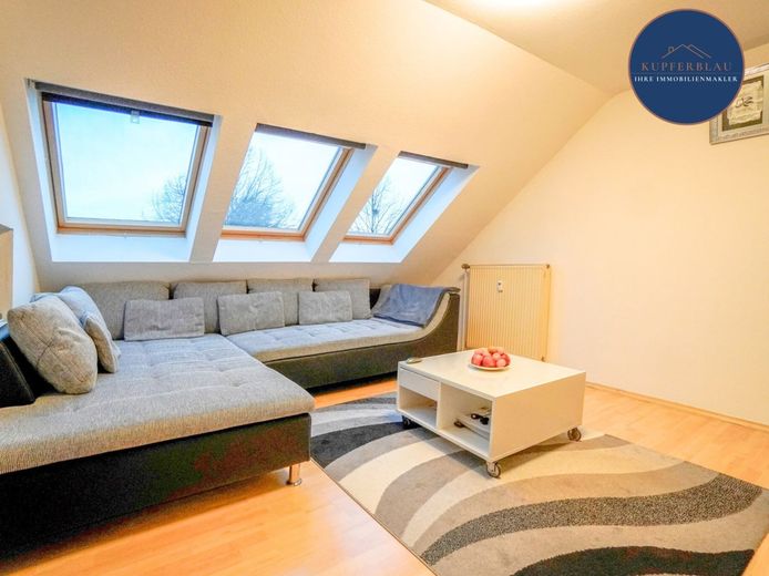 Attraktive Kapitalanlage auf Erbpacht - Vermietete 1-Zimmer-Eigentumswohnung in Bonn-Auerberg – Wohnzimmer