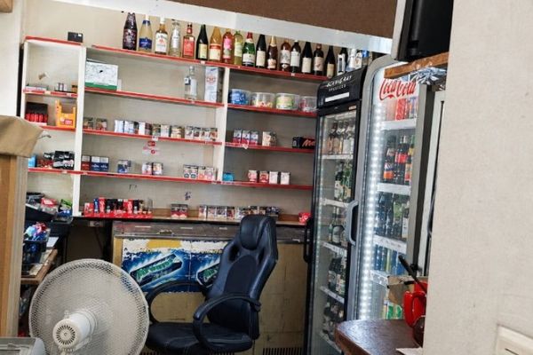 Повністю обладнаний кіоск з інвентарем для передачі в оренду у Франкфурті!