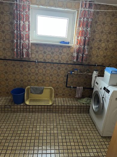 „Omas Häusle“, sofort verfügbar, mit großem Garten, schöner Lage und reichlich Potential ! – Waschküche UG