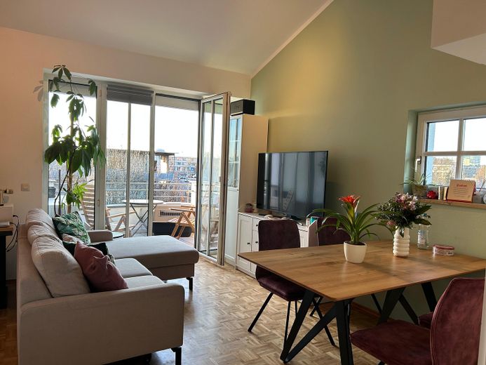 Helle 2-Zimmer-Wohnung in Friedrichshofen ab 01.11 – Wohnzimmer