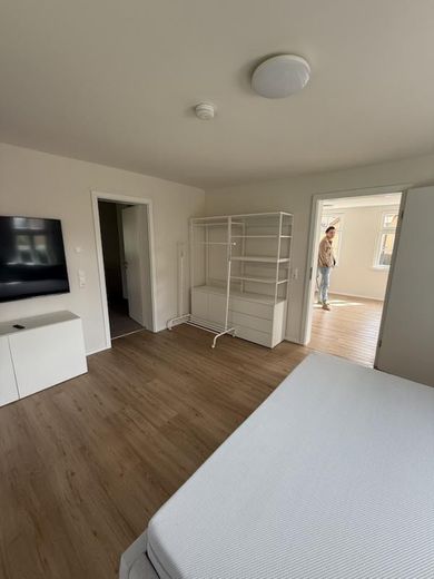 Neu renovierte und voll ausgestattete 2 Zimmerwohnung in traumhafter Lage Reutlingen Mittelstadt – Schlafzimmer